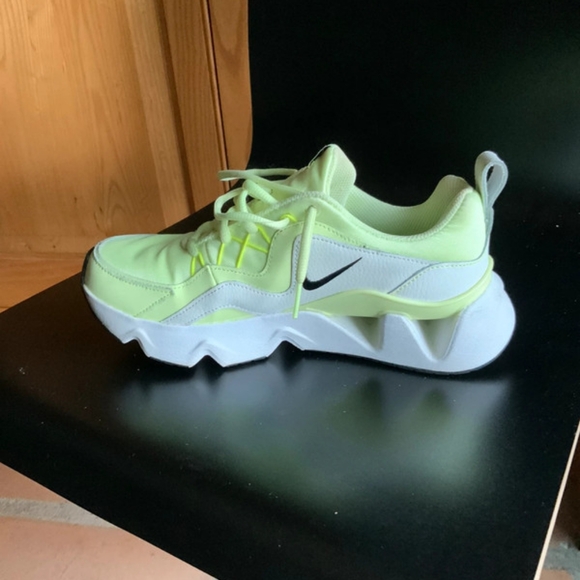 Nike Green